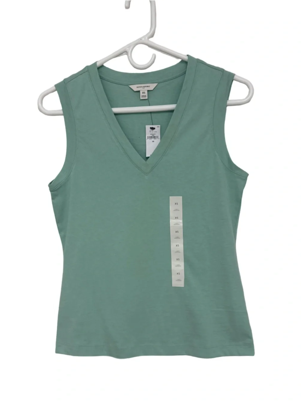 Banana Republic Casual V-Neck Sleeveless Tank Top Women’s Sage Green XS New!